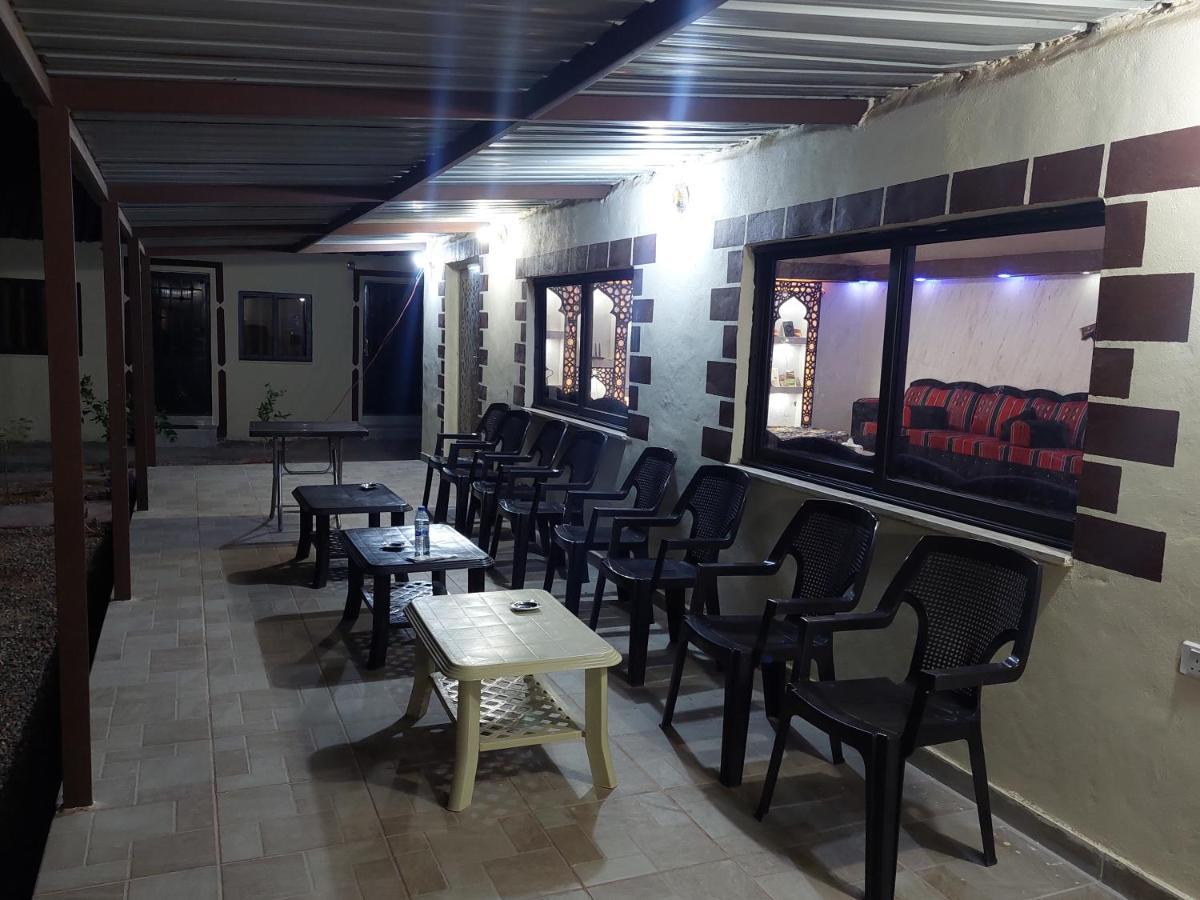 Wadi Rum Oryx Hostel & Tours Extérieur photo