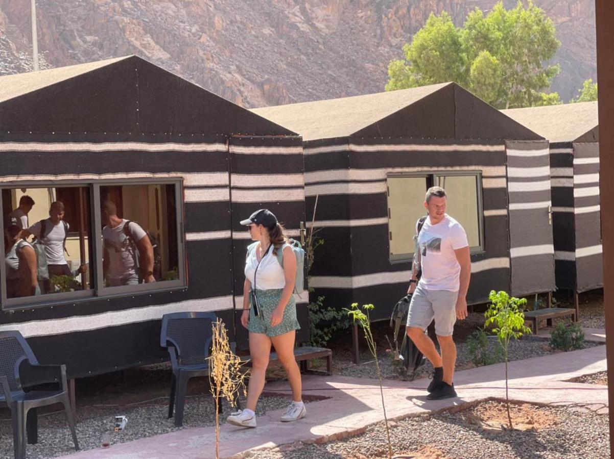 Wadi Rum Oryx Hostel & Tours Extérieur photo
