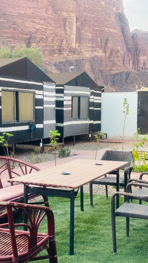 Wadi Rum Oryx Hostel & Tours Extérieur photo